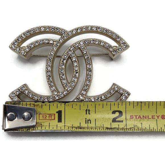 Chanel CC Logo Shaped Brooch Pin Rhinstone Crystal Details Jewelry Silver Tone - Picture 9 of 12